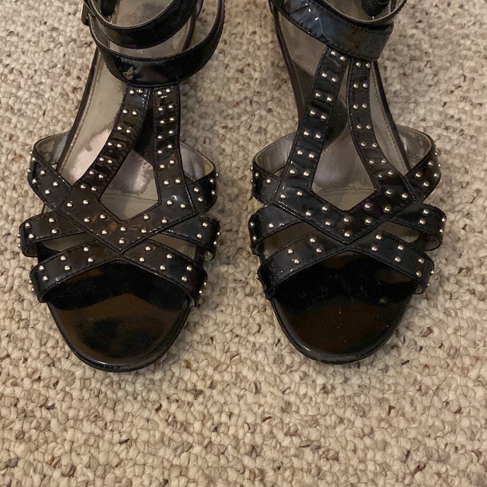 sandals - Picture 3 of 3